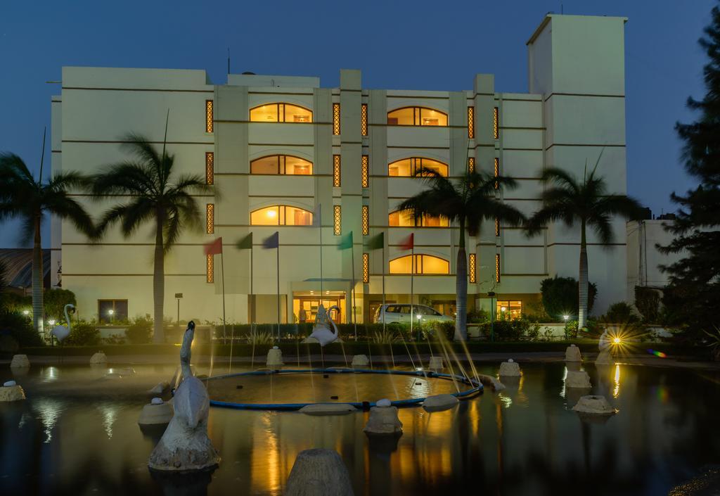 Quality Inn Palms Gāndhīdhām Εξωτερικό φωτογραφία