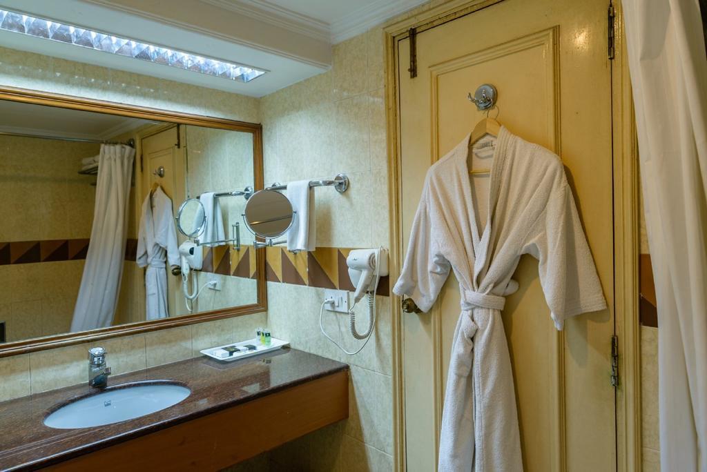 Quality Inn Palms Gāndhīdhām Εξωτερικό φωτογραφία