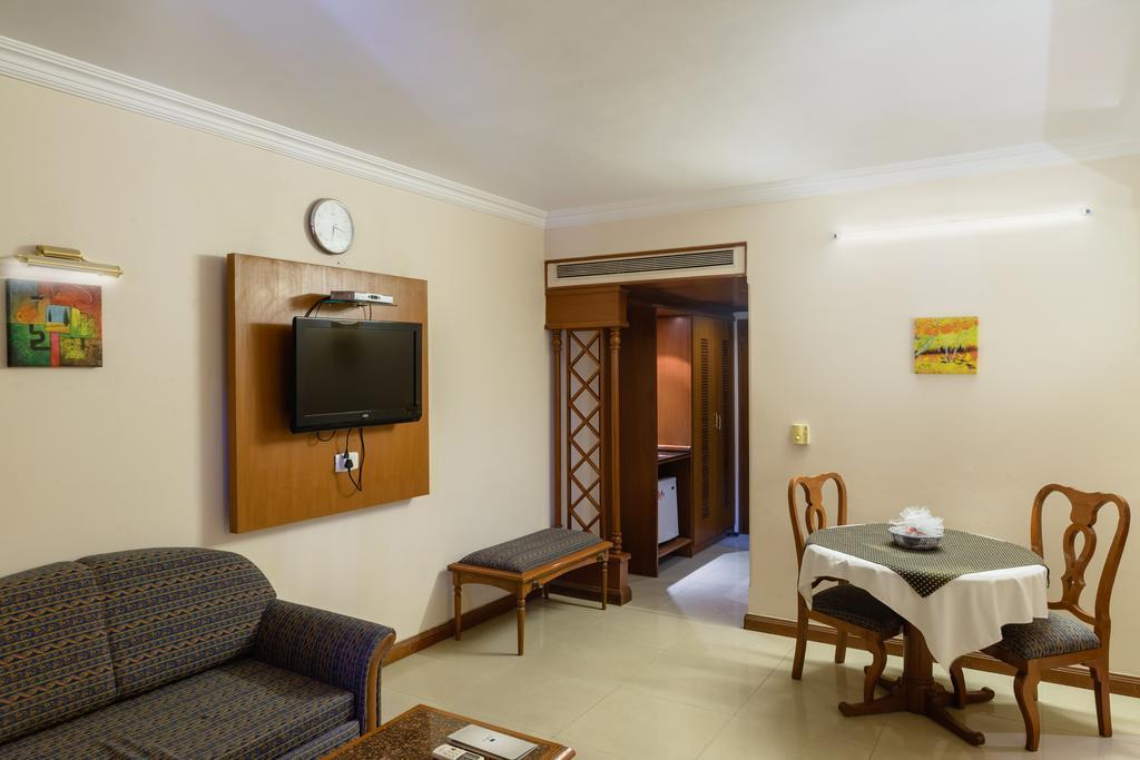 Quality Inn Palms Gāndhīdhām Εξωτερικό φωτογραφία