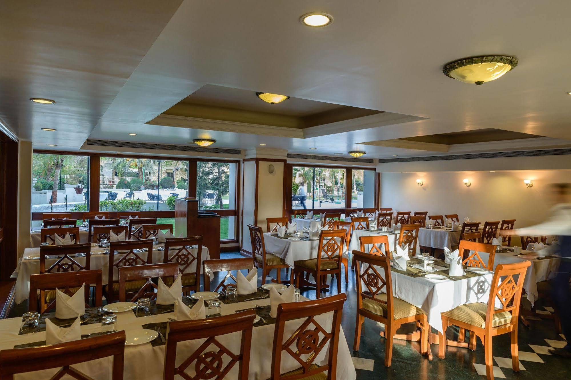 Quality Inn Palms Gāndhīdhām Εξωτερικό φωτογραφία
