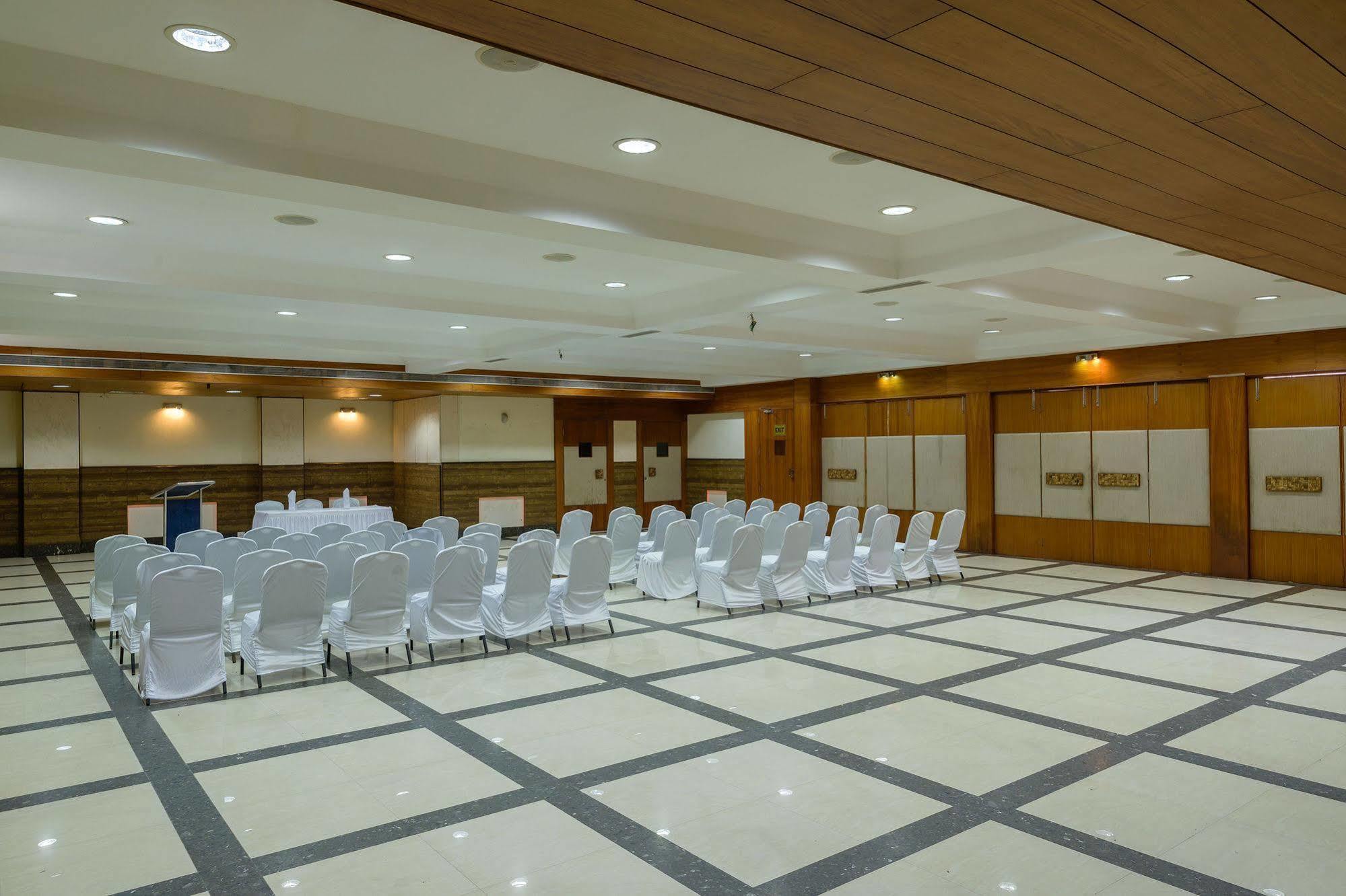 Quality Inn Palms Gāndhīdhām Εξωτερικό φωτογραφία
