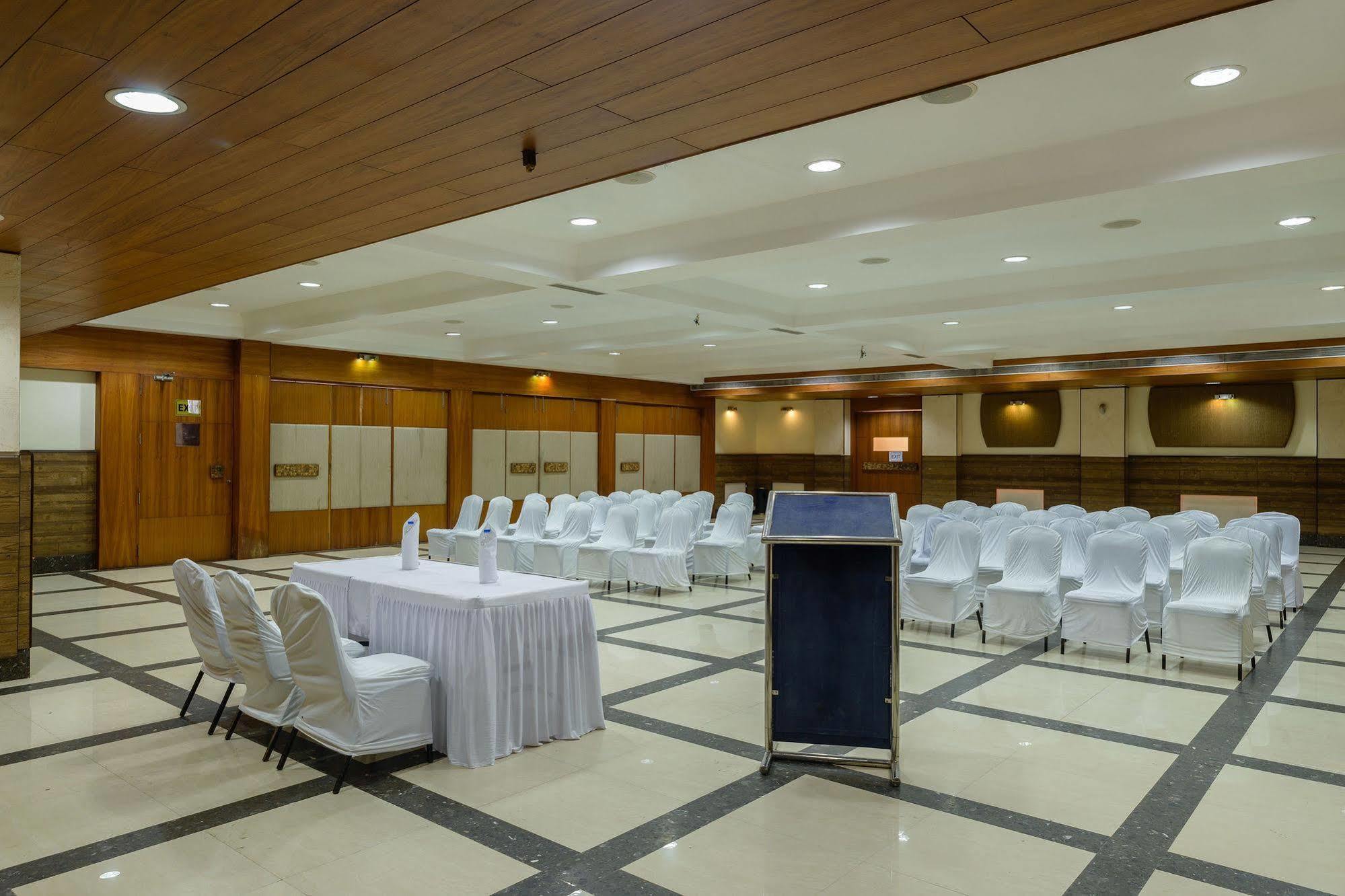 Quality Inn Palms Gāndhīdhām Εξωτερικό φωτογραφία