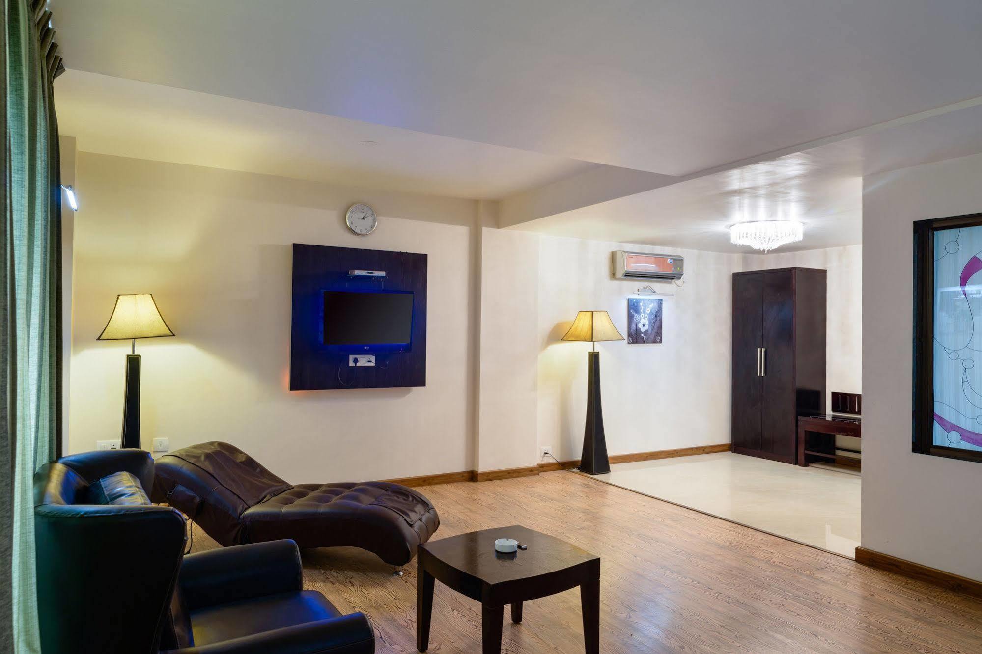 Quality Inn Palms Gāndhīdhām Εξωτερικό φωτογραφία