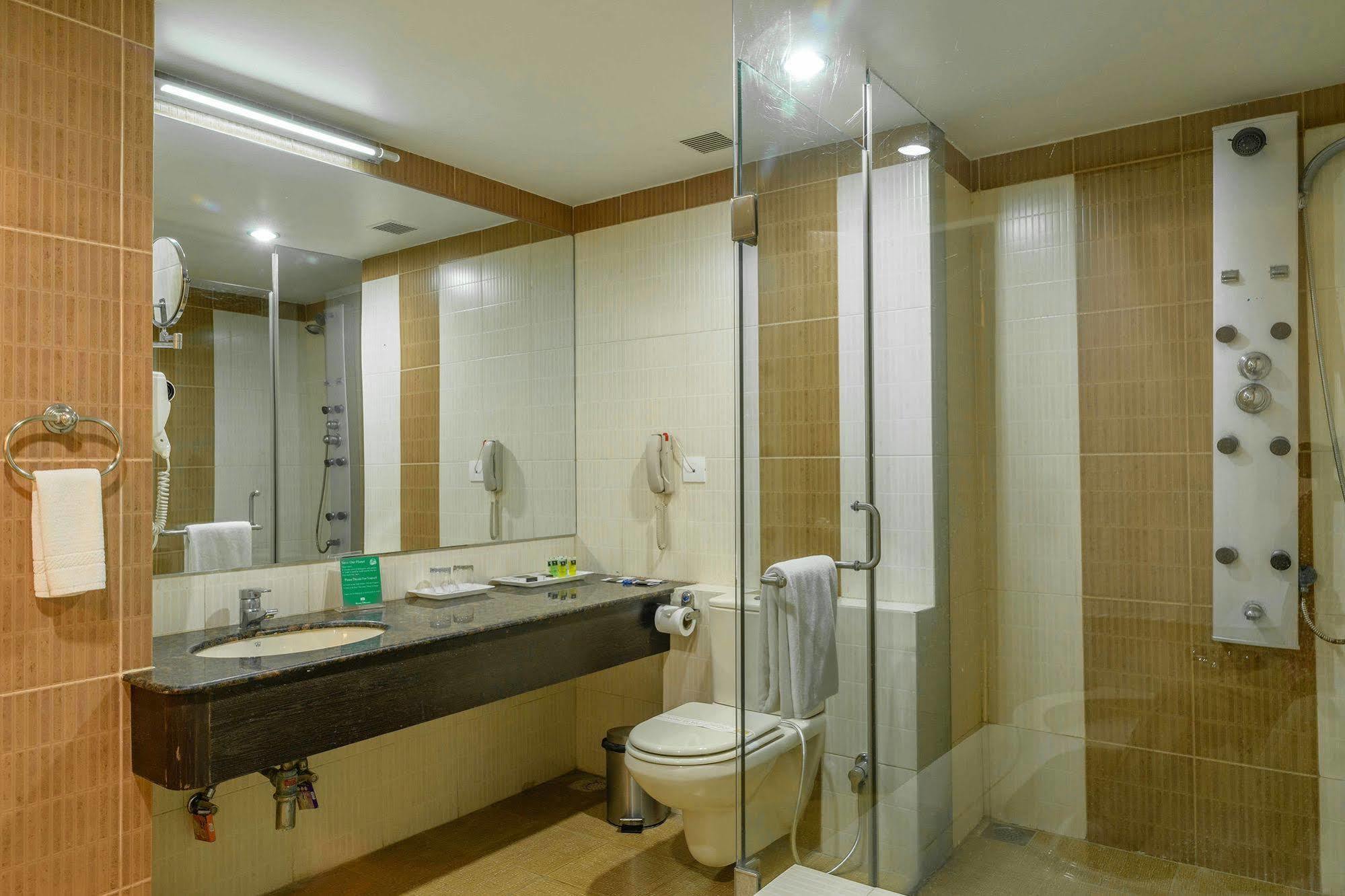 Quality Inn Palms Gāndhīdhām Εξωτερικό φωτογραφία
