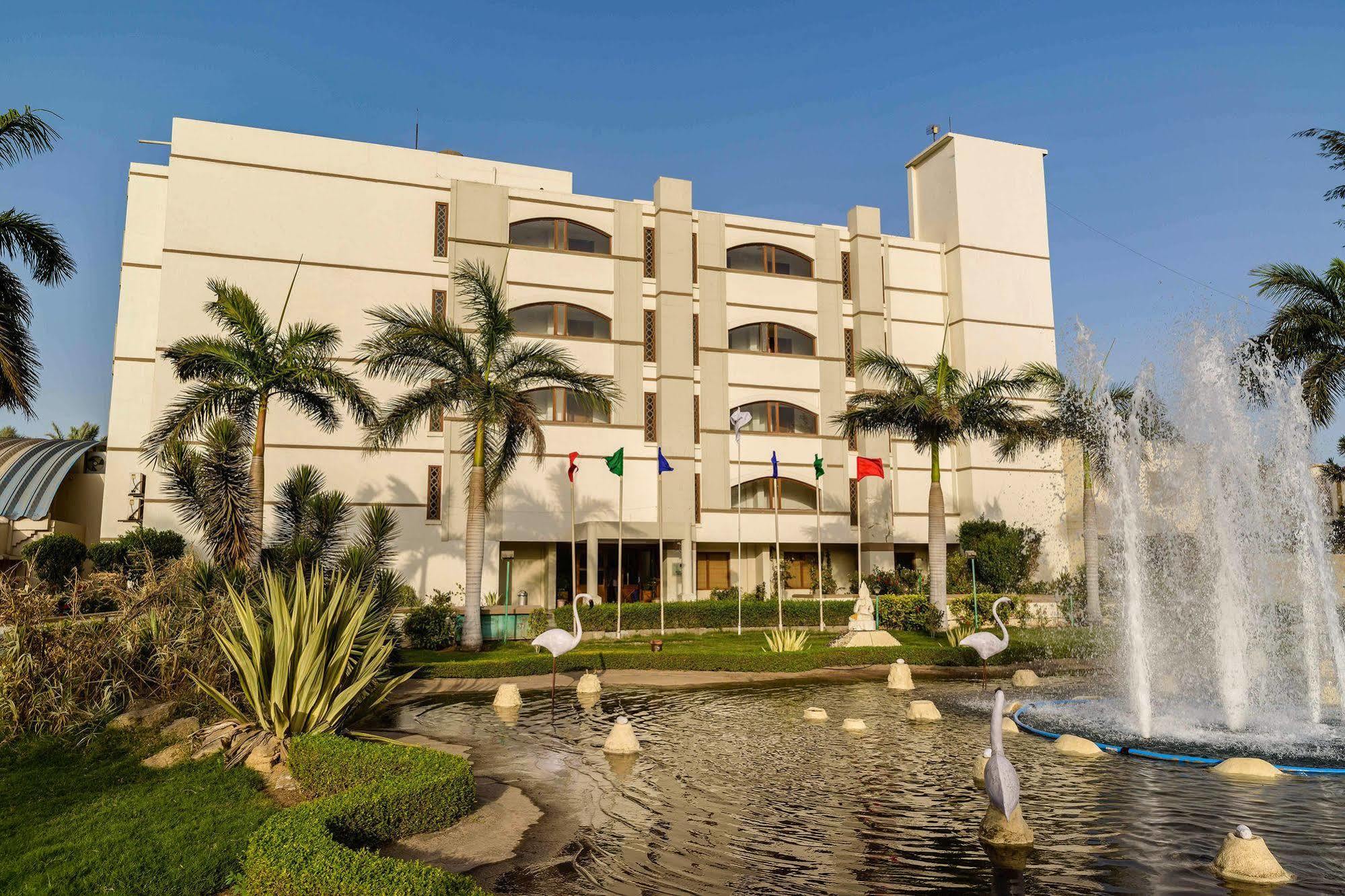 Quality Inn Palms Gāndhīdhām Εξωτερικό φωτογραφία